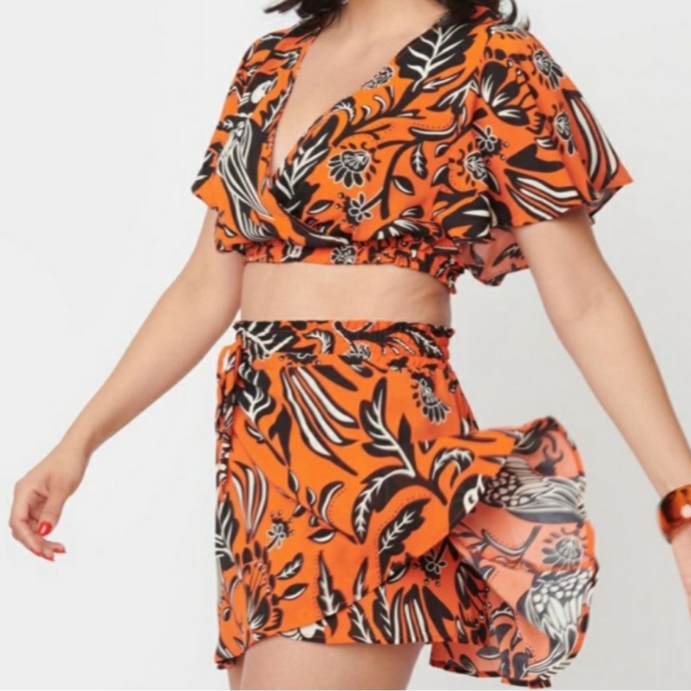 Unique Vintage Red & Black Parrot 2 Piece Crop Top and Skirt Set NWT - Picture 5 of 12